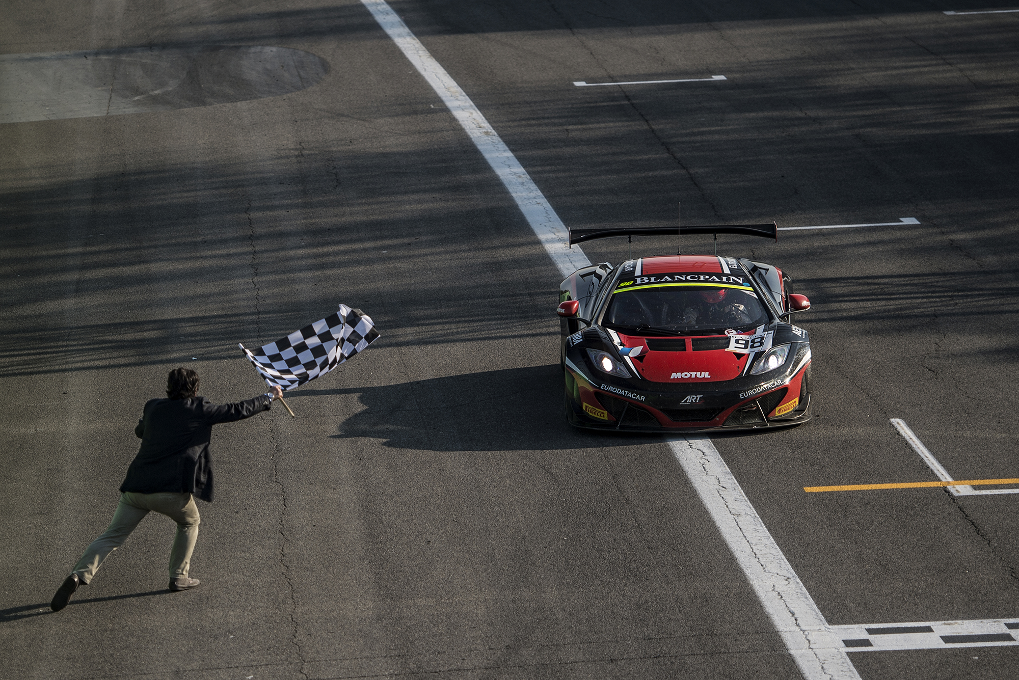 ART Grand Prix McLaren takes first win of the season in Blancpain