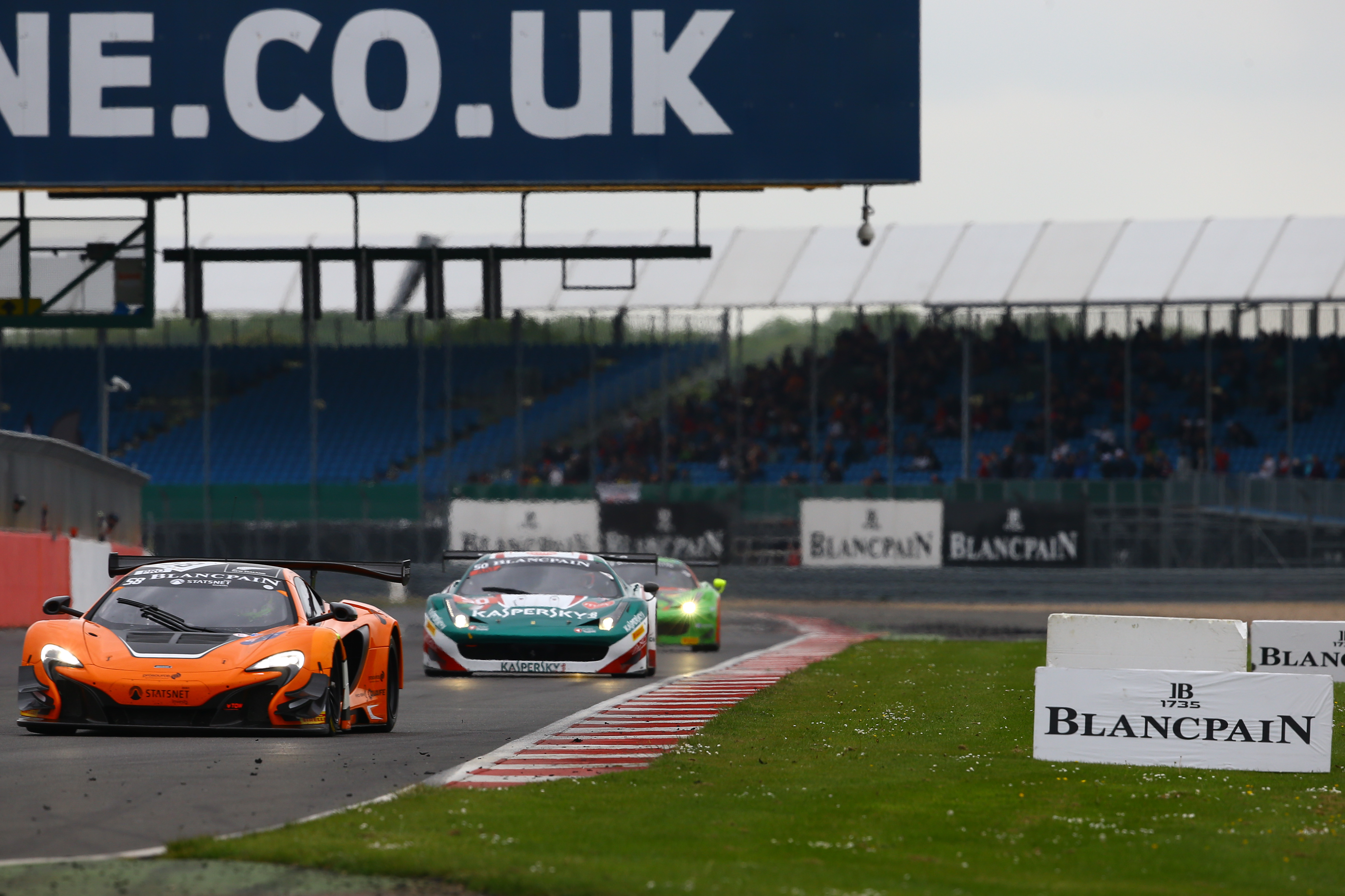 Breaking Daring tactics give Von Ryan Racing McLaren Silverstone