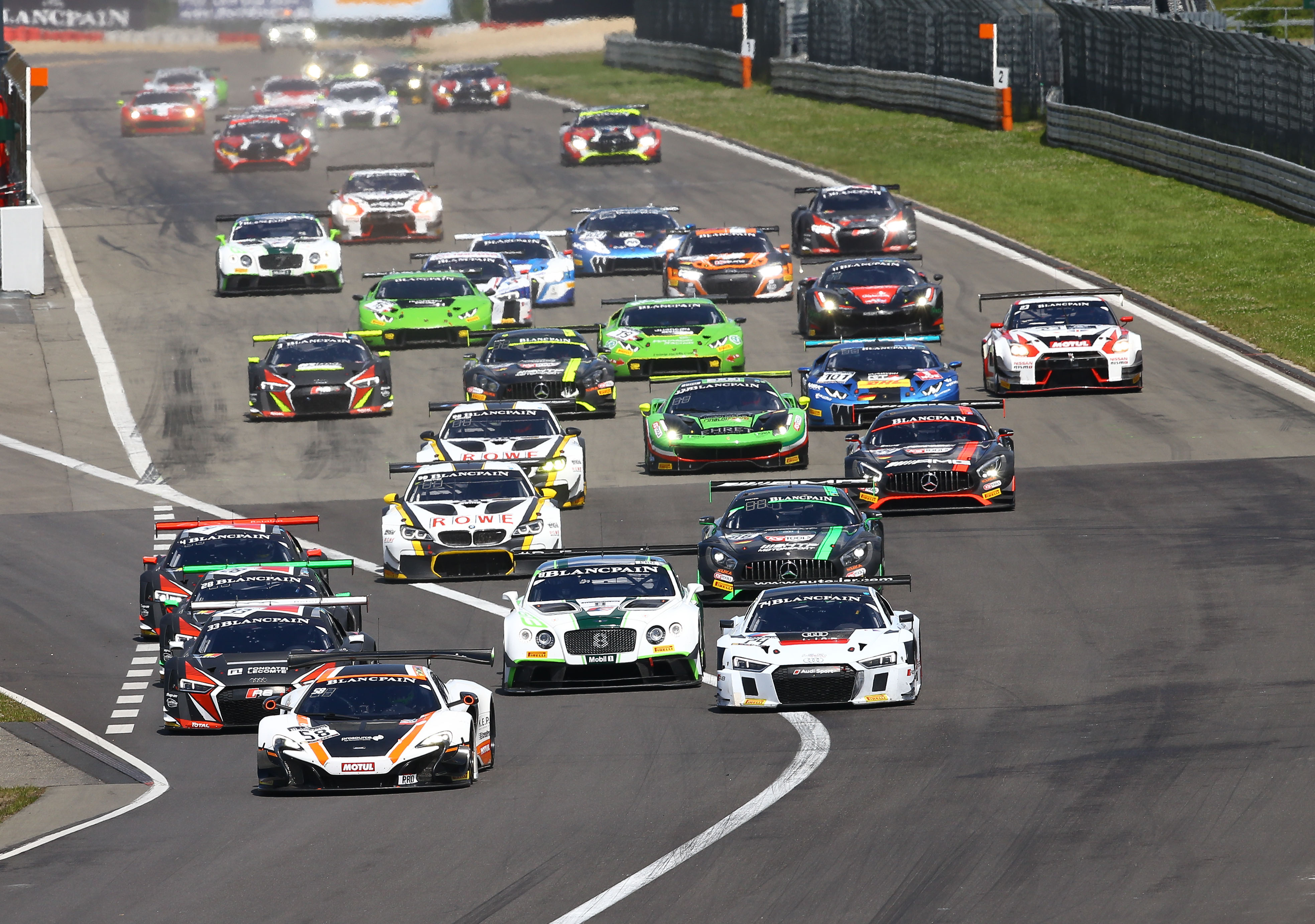 Blancpain gt4 outlet series