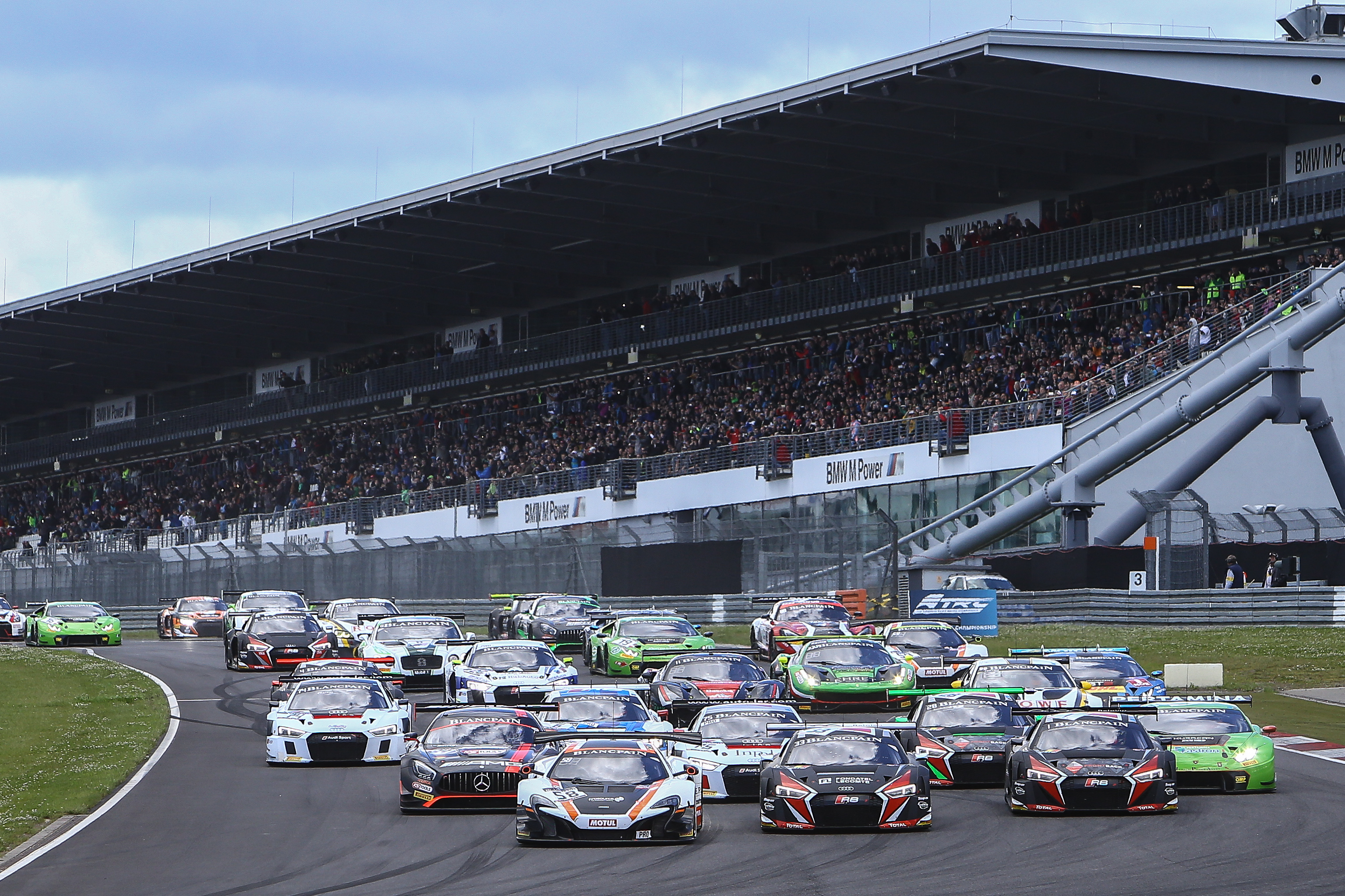 Seven teams and fourteen drivers fight for Blancpain GT Series Sprint ...