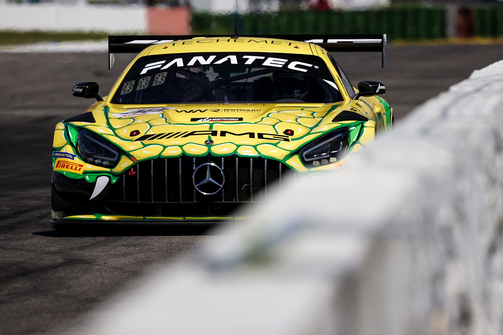 Mercedes-AMG ace Engel hits the front for Winward Racing Team-Mann Filter