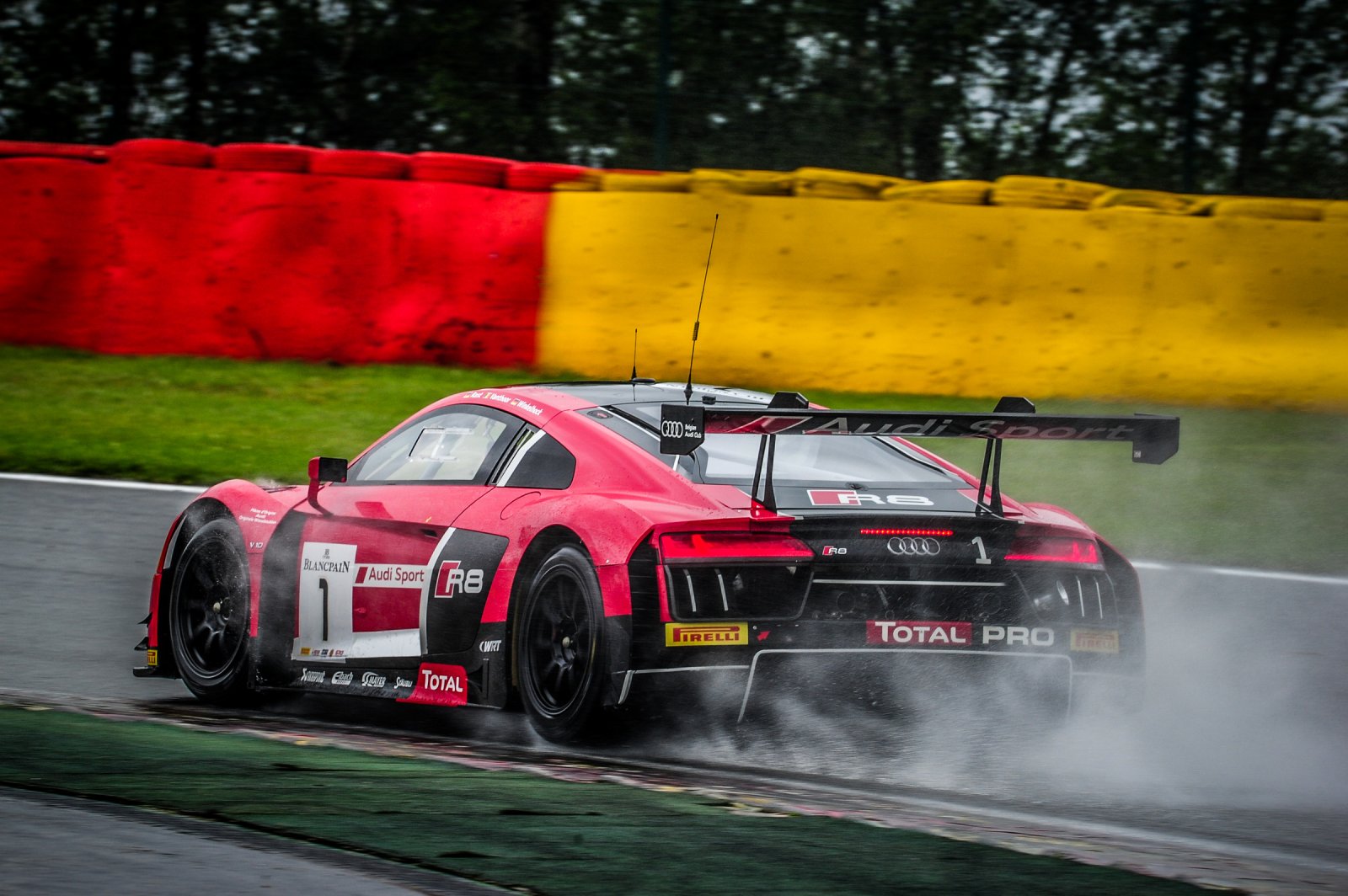 Race update after 4,5 hours : 2014 winners leading Total 24 Hours of Spa